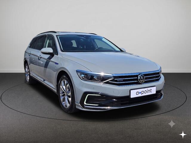Volkswagen PASSAT 1.4 TSI PHEV GTE Business Automaat | trekhaak | Schuifdak | Full LED | Stoelverwarming | Ergo stoel met massage | Navigatie | Camera | Adapt. Cruise Controle | Blind Spot detectie