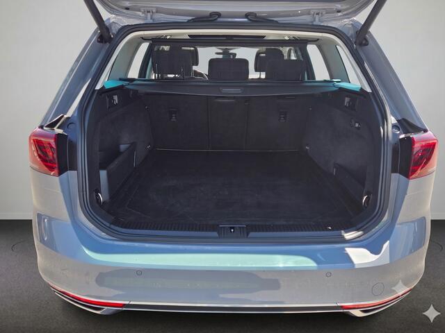 Volkswagen PASSAT 1.4 TSI PHEV GTE Business Automaat | trekhaak | Schuifdak | Full LED | Stoelverwarming | Ergo stoel met massage | Navigatie | Camera | Adapt. Cruise Controle | Blind Spot detectie