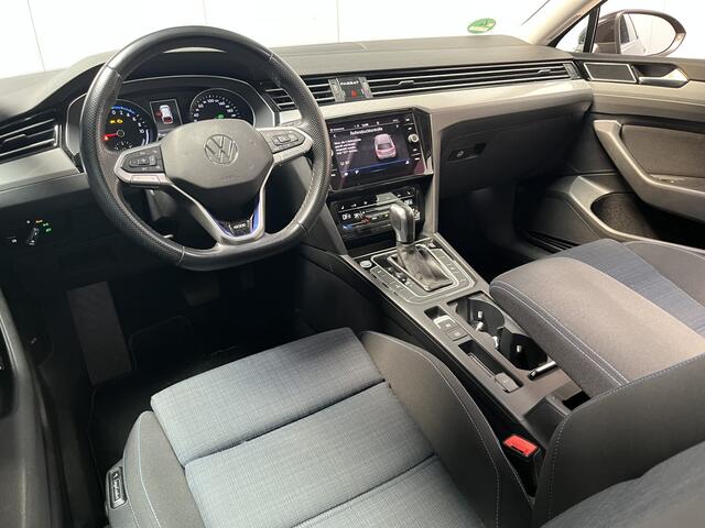 Volkswagen PASSAT Variant 1.4 TSI PHEV GTE Business / AUTOMAAT/ PANO/ CAMERA/ PARK. SENSOREN/ ELEK. ACHTERKLEP/ ERGO COMFORT SEATS/ LED/ ADAPT. CRUISE/ TRAVEL ASSIST/ APP CONNECT/ STOEL-STUURVERWARM./ NAVI/ CLIMA/ DAB/ 17" LMV