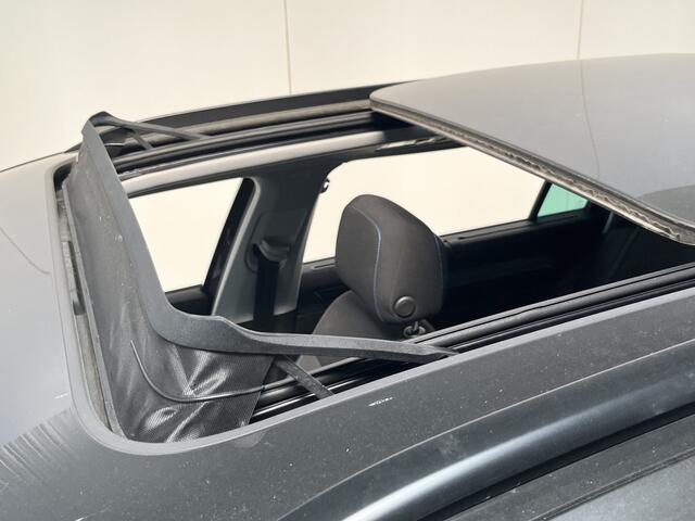 Volkswagen PASSAT Variant 1.4 TSI PHEV GTE / AUTOMAAT/ PANO/ TREKHAAK/ STANDKACHEL/ ACC/ MASSAGE/ APP-CONNECT/ STUUR+STOELVERWARM./ PARK.SENSOR.+CAMERA/ ELEK.ACHTERKLEP/ HEAD-UP/ KEYLESS/ DODEHOEK/ NAVI/ 18'' LMV