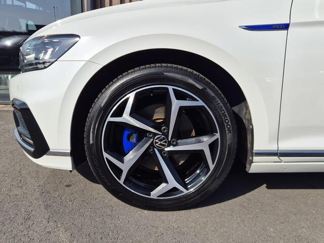 Volkswagen PASSAT Variant 1.4 TSI PHEV GTE Business | BTW | Pano | Camera | Trekhaak | LED | 18''