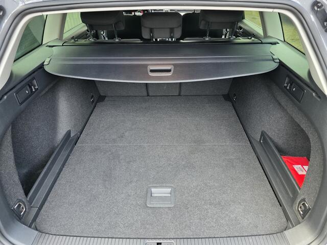 Volkswagen PASSAT Variant 1.5 TSI Business |Virtual Clock|Carplay|Camera|