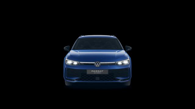 Volkswagen PASSAT Variant 1.5 eHybrid R-Line | Wordt verwacht | Pano | Trekhaak | 5J fabrieksgarantie | Winterpakket | 272Pk |