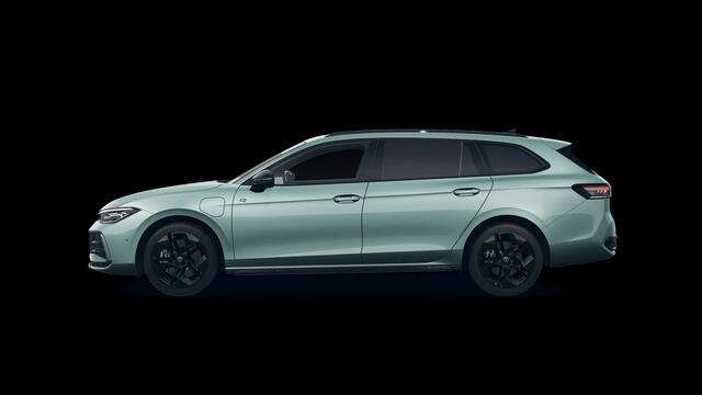 Volkswagen PASSAT Variant 1.5 eHybrid R-Line Business | Wordt verwacht | Trekhaak | Pano | 5J Garantie | Black Style |