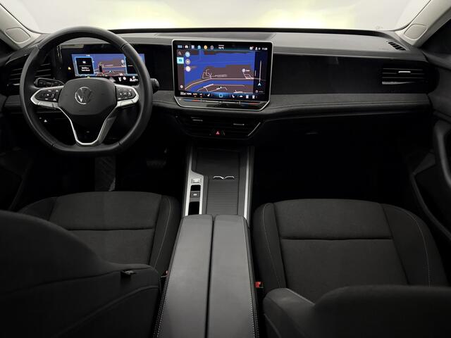 Volkswagen PASSAT Variant 1.5 Hybrid Business Camera, Navi, Stoelverwarming, Cruise control, Keyless start, Virtual desk, 1 jaar garantie .