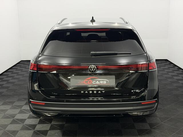 Volkswagen PASSAT Variant 1.5 Hybrid Business Camera, Navi, Stoelverwarming, Cruise control, Keyless start, Virtual desk, 1 jaar garantie .