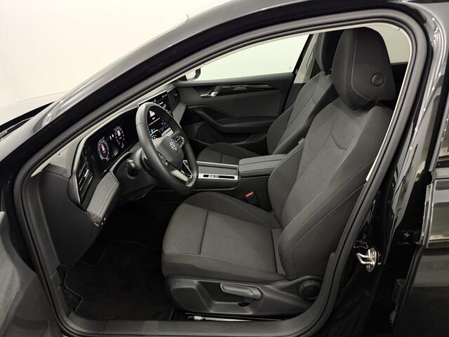 Volkswagen PASSAT Variant 1.5 Hybrid Business Camera, Navi, Stoelverwarming, Cruise control, Keyless start, Virtual desk, 1 jaar garantie .