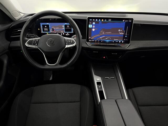 Volkswagen PASSAT Variant 1.5 Hybrid Business Camera, Navi, Stoelverwarming, Cruise control, Keyless start, Virtual desk, 1 jaar garantie .