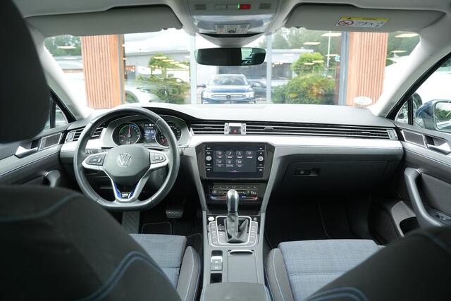 Volkswagen PASSAT 1.4 TSI PHEV GTE Pano