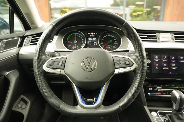 Volkswagen PASSAT 1.4 TSI PHEV GTE Pano