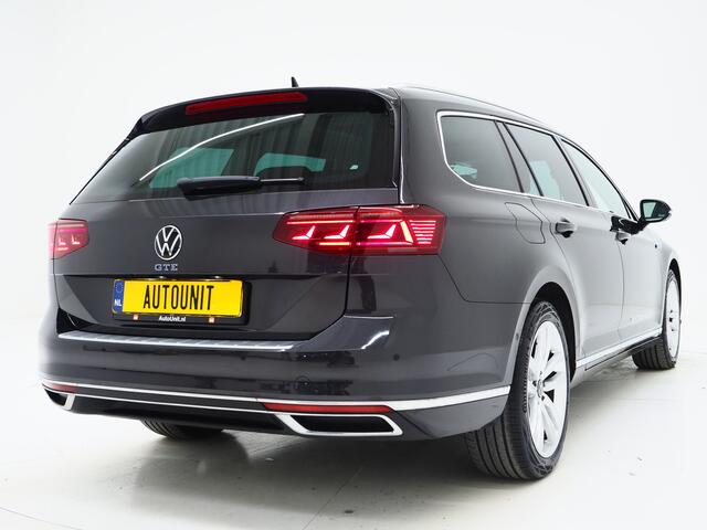 Volkswagen PASSAT Variant 1.4 TSI PHEV GTE | Panoramadak | Leder/Alcantara | Trekhaak | Massage | 360 | Sfeerlicht | Keyless