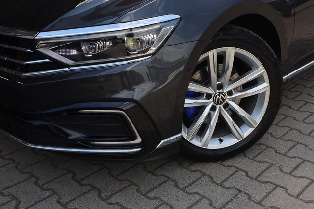 Volkswagen PASSAT Variant 1.4 TSI PHEV GTE Business | Trekhaak | Matrix | Camera |