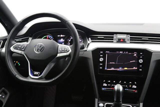 Volkswagen PASSAT Variant 1.4 TSI PHEV GTE 218 PK, Trekhaak, Leder, Adap. Cruise Control, Winterpakket, Carplay