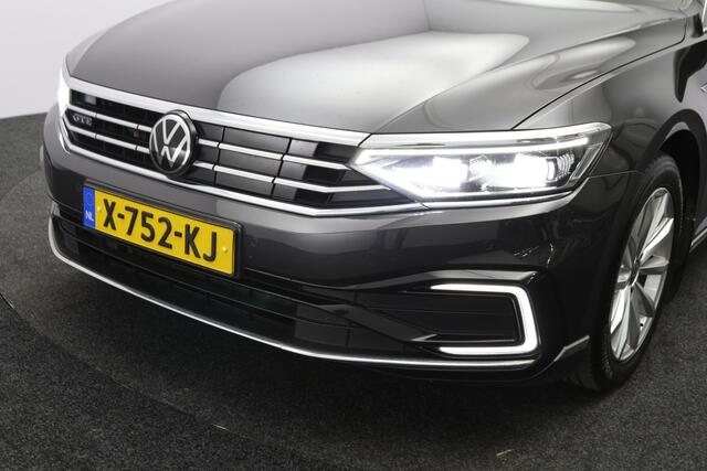 Volkswagen PASSAT Variant 1.4 TSI PHEV GTE 218 PK, Trekhaak, Leder, Adap. Cruise Control, Winterpakket, Carplay