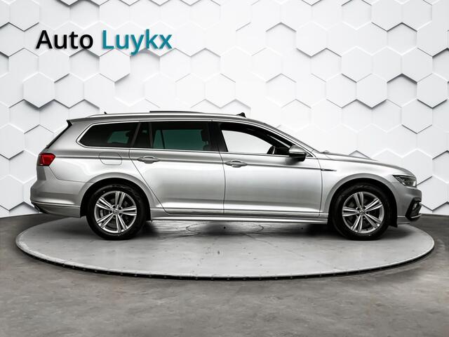 Volkswagen PASSAT Variant 1.5 TSI R-Line Business + DSG Automaat | Panoramadak | Trekhaak | Elektrische Stoelen