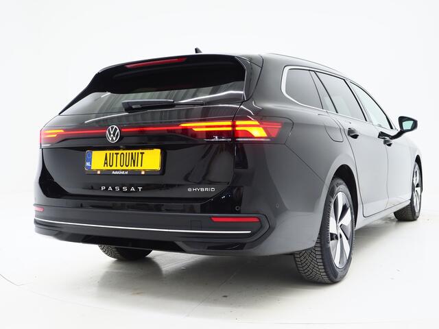 Volkswagen PASSAT Variant 1.5 eHybrid 204PK | Leder/Alcantara | Massage | Stoelkoeling | Trekhaak | HUD | 360 | Keyless