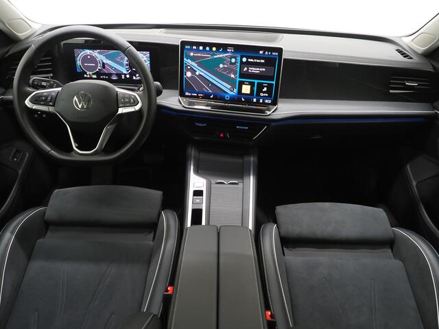 Volkswagen PASSAT Variant 1.5 eHybrid 204PK | Leder/Alcantara | Massage | Trekhaak | HUD | Camera | Adaptive Cruise | Sfeerlicht | Carplay