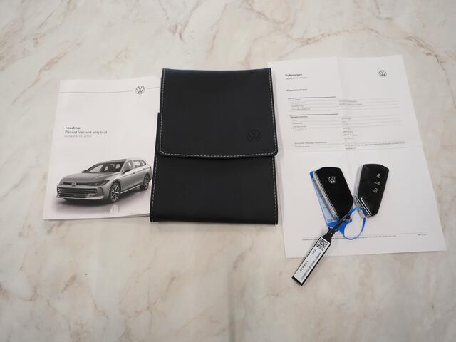 Volkswagen PASSAT Variant 1.5 eHybrid 204PK | Leder/Alcantara | Massage | Trekhaak | HUD | Camera | Adaptive Cruise | Sfeerlicht | Carplay