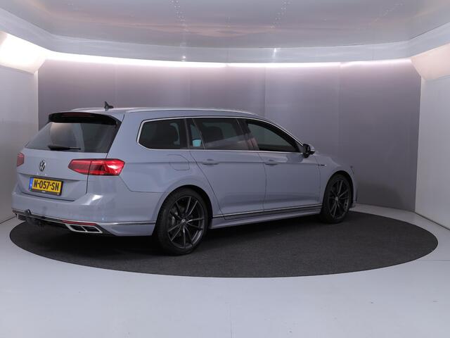 Volkswagen PASSAT Variant 1.5 TSI R-Line Business + 150pk DSG| Pano-dak| Luxe lederen interieur| Matrix LED
