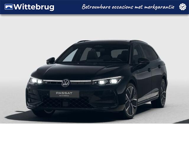 Volkswagen PASSAT Variant 1.5 eHybrid 272PK DSG R-Line Edition / Resterende Fabrieksgarantie tot 23-09 2030 / Trekhaak / Leer / Panoramadak / 19'' LMV / VW