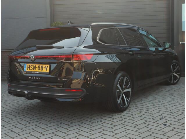 Volkswagen PASSAT Variant 1.5 eHybrid Elegance Business | Trekhaak | Massage | Stoelverwarming