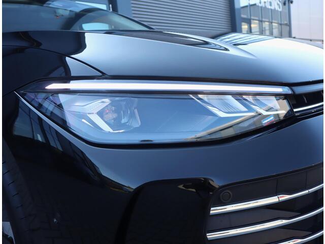 Volkswagen PASSAT Variant 1.5 eHybrid Elegance Business | Trekhaak | Massage | Stoelverwarming