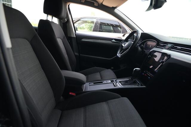 Volkswagen PASSAT Variant 1.5 TSI Business 150pk Navigatie/Camera/AdaptieveCruiseControl