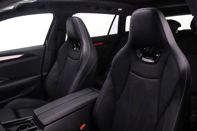 Volkswagen PASSAT Variant R-Line Edition 1.5 TSI eHybrid 272pk DSG Automaat Trekhaak, Harman Kardon audio, Panoramadak, Lederen bekleding, Black Style, Adaptive cruise control