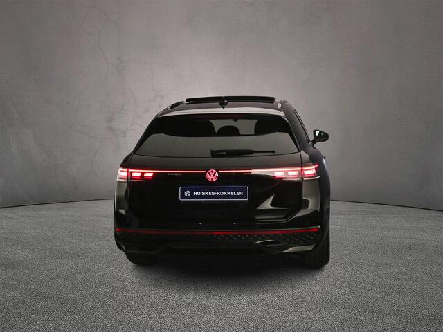 Volkswagen PASSAT Variant R-Line Edition 1.5 TSI eHybrid 272pk DSG Automaat Trekhaak, Harman Kardon audio, Panoramadak, Lederen bekleding, Black Style, Adaptive cruise control