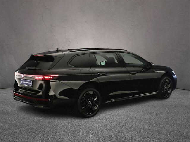 Volkswagen PASSAT Variant R-Line Edition 1.5 TSI eHybrid 272pk DSG Automaat Trekhaak, Harman Kardon audio, Panoramadak, Lederen bekleding, Black Style, Adaptive cruise control