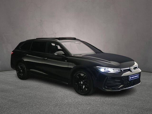 Volkswagen PASSAT Variant R-Line Edition 1.5 TSI eHybrid 272pk DSG Automaat Trekhaak, Harman Kardon audio, Panoramadak, Lederen bekleding, Black Style, Adaptive cruise control