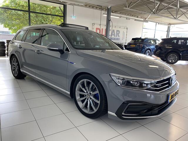 Volkswagen PASSAT Variant 1.4 TSI PHEV GTE Business Panodak / Trekhaak / Alcantara bekleding / elec achterklep /