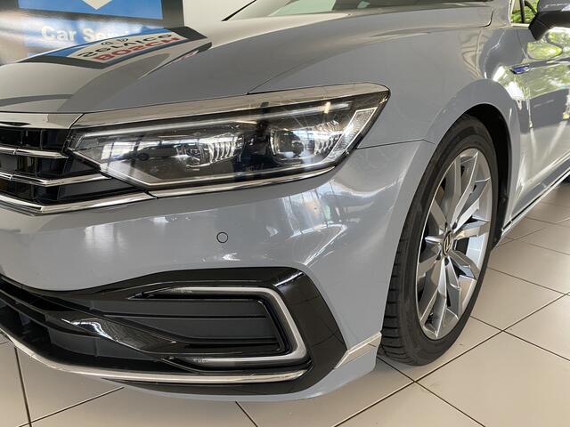 Volkswagen PASSAT Variant 1.4 TSI PHEV GTE Business Panodak / Trekhaak / Alcantara bekleding / elec achterklep /