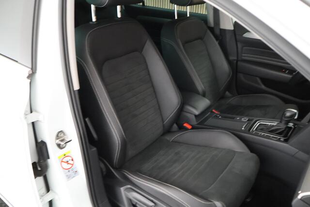 Volkswagen PASSAT Variant 2.0 TDI DSG 150pk R-Line Business Camera Stoelverwarming Virtual Cockpit