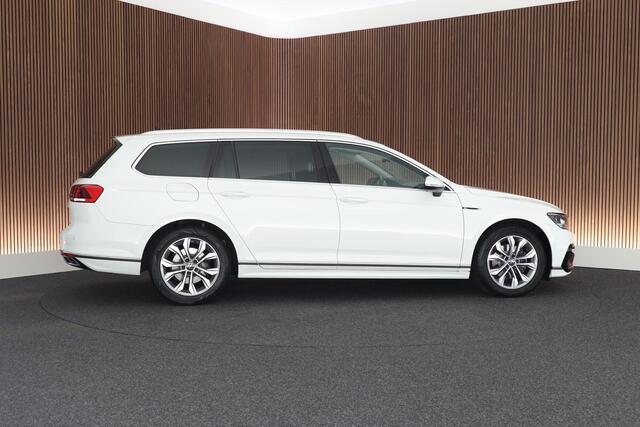 Volkswagen PASSAT Variant 2.0 TDI DSG 150pk R-Line Business Camera Stoelverwarming Virtual Cockpit