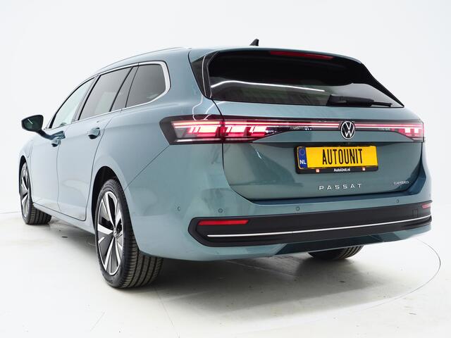 Volkswagen PASSAT Variant 1.5 eHybrid Elegance | Panoramadak | Leder/Alcantara | Massage | Trekhaak | HUD | Keyless | Sfeerlicht
