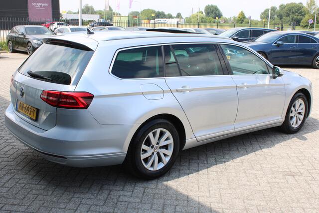 Volkswagen PASSAT Variant 1.4 TSI Comfortline Business PANORAMADAK LEDER TREKHAAK CAMERA