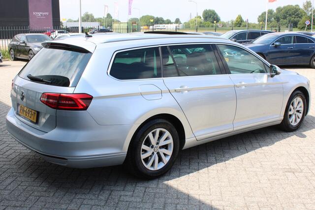 Volkswagen PASSAT Variant 1.4 TSI Comfortline Business PANORAMADAK LEDER TREKHAAK CAMERA