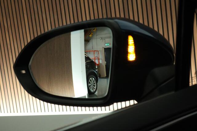 Volkswagen PASSAT Variant 1.5 TSI 150pk DSG R-Line Business + Keyless Panoramadak 360Camera Stoelverwarming Virtual Cockpit Navigatie