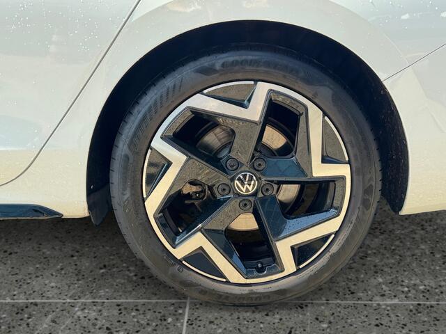Volkswagen PASSAT Variant 1.5 150pk eTSI R-Line Business 360 graden camera 'Area View' | Parkeerassistent 'Park Assist Plus' | Voorstoelen verwarmbaar