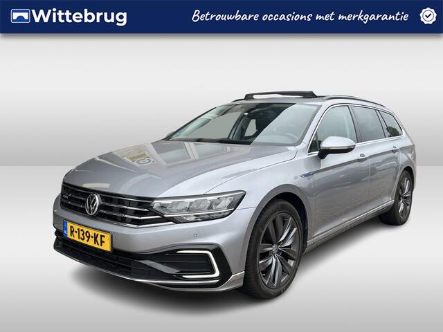 Volkswagen PASSAT Variant 1.4 TSI PHEV GTE Business / AUTOMAAT/ PANO/ TREKHAAK/ ADAPTIVE CRUISE/ APP-CONNECT/ PARK.SENSOR.V+A/ CAMERA/ STOELVERWARM./ ERGO COMFORT/ KEYLESS/ CLIMA/ NAVI/ 18'' LMV