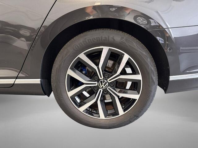 Volkswagen PASSAT 1.4 TSI 218pk DSG PHEV GTE Business · Camera · Wegklapbare Trekhaak · Apple/Android Car Play · P-Sensoren · 17'' Inch ·