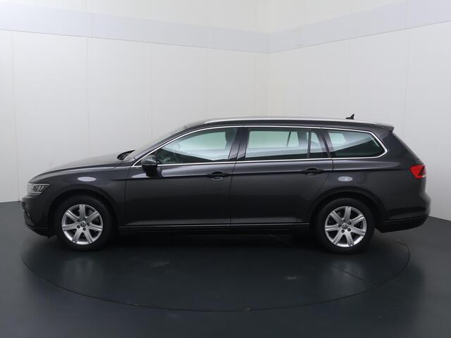 Volkswagen PASSAT Variant 1.5 TSI Business | 150 PK | Automaat | Trekhaak | Stoelverwarming | Achteruitrijcamera | Virtual pedal achterklep |