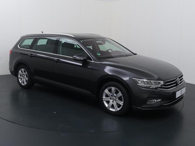 Volkswagen PASSAT Variant 1.5 TSI Business | 150 PK | Automaat | Trekhaak | Stoelverwarming | Achteruitrijcamera | Virtual pedal achterklep |