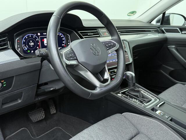 Volkswagen PASSAT Variant 1.5 TSI Business | 150 PK | Automaat | Trekhaak | Stoelverwarming | Achteruitrijcamera | Virtual pedal achterklep |