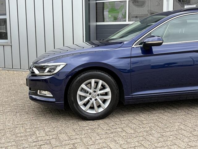 Volkswagen PASSAT Variant 1.5 TSI 150 PK | LED | Stoel verwarming | Parkeer sensoren | ACC |