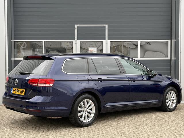 Volkswagen PASSAT Variant 1.5 TSI 150 PK | LED | Stoel verwarming | Parkeer sensoren | ACC |