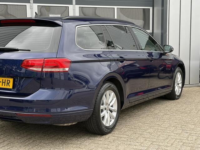 Volkswagen PASSAT Variant 1.5 TSI 150 PK | LED | Stoel verwarming | Parkeer sensoren | ACC |