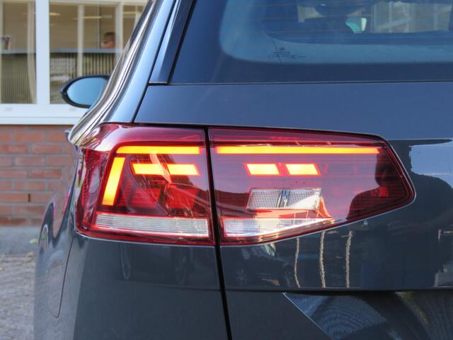 Volkswagen PASSAT 1.4 TSI PHEV GTE BNS / Trekhaak wegklap. / Camera / BOVAG garantie