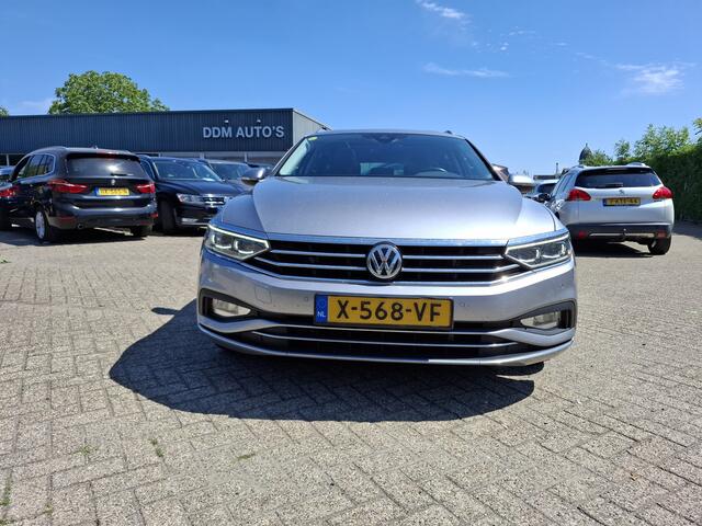 Volkswagen PASSAT Variant 1.6 TDI Highline Business R Automaat | clima | Navi | Pano | S/S | Virtual cockpit | Stoelverwarming |